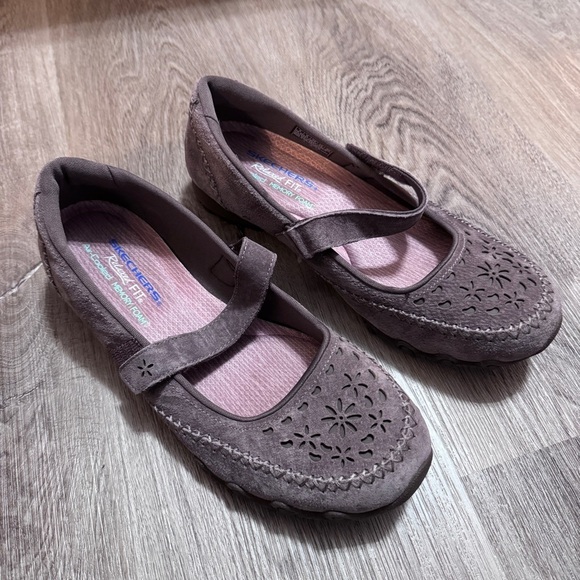 Skechers Women Relaxed Fit Air Cooled Memory Foam Brown Tan Loafers 9 Mary Jane - Picture 1 of 7